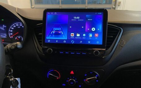 Hyundai Solaris II рестайлинг, 2017 год, 1 020 000 рублей, 13 фотография