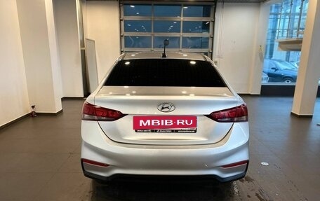 Hyundai Solaris II рестайлинг, 2017 год, 1 020 000 рублей, 4 фотография