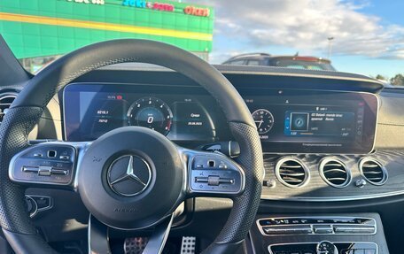 Mercedes-Benz E-Класс, 2019 год, 3 550 000 рублей, 9 фотография