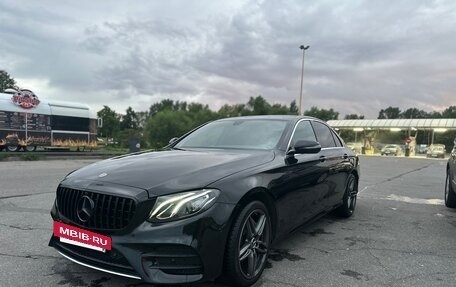 Mercedes-Benz E-Класс, 2019 год, 3 550 000 рублей, 2 фотография