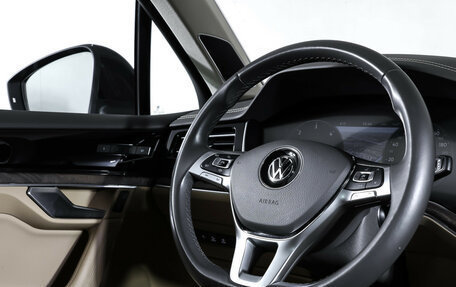 Volkswagen Touareg III, 2019 год, 5 890 000 рублей, 13 фотография