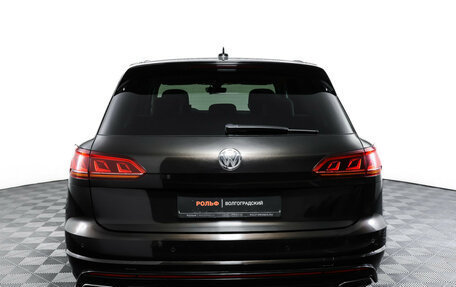 Volkswagen Touareg III, 2019 год, 5 890 000 рублей, 6 фотография