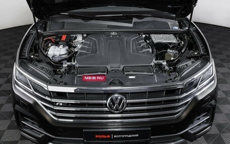 Volkswagen Touareg III, 2019 год, 5 890 000 рублей, 9 фотография