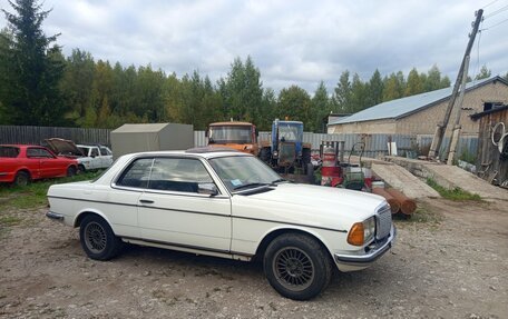 Mercedes-Benz W123, 1984 год, 1 300 000 рублей, 1 фотография