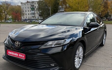 Toyota Camry, 2019 год, 2 050 000 рублей, 1 фотография