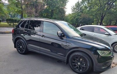 Volkswagen Tiguan II, 2020 год, 2 420 000 рублей, 1 фотография