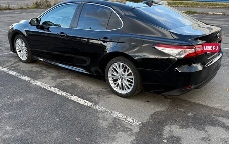 Toyota Camry, 2019 год, 2 050 000 рублей, 5 фотография