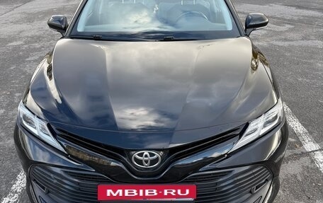 Toyota Camry, 2019 год, 2 050 000 рублей, 3 фотография