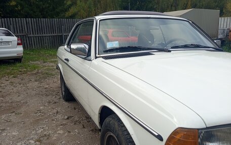 Mercedes-Benz W123, 1984 год, 1 300 000 рублей, 6 фотография