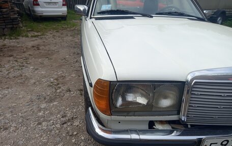 Mercedes-Benz W123, 1984 год, 1 300 000 рублей, 3 фотография