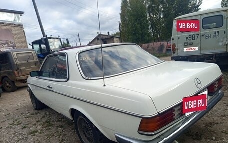 Mercedes-Benz W123, 1984 год, 1 300 000 рублей, 7 фотография