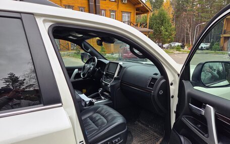 Toyota Land Cruiser 200, 2020 год, 8 990 000 рублей, 9 фотография