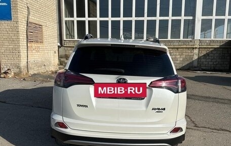 Toyota RAV4, 2017 год, 2 250 000 рублей, 3 фотография