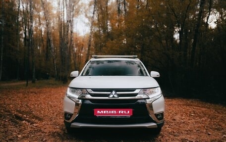 Mitsubishi Outlander III рестайлинг 3, 2016 год, 2 фотография