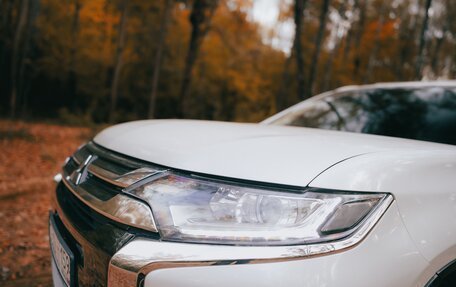 Mitsubishi Outlander III рестайлинг 3, 2016 год, 8 фотография
