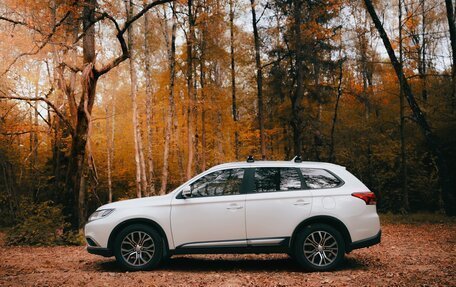 Mitsubishi Outlander III рестайлинг 3, 2016 год, 7 фотография
