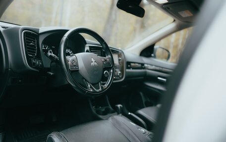 Mitsubishi Outlander III рестайлинг 3, 2016 год, 10 фотография