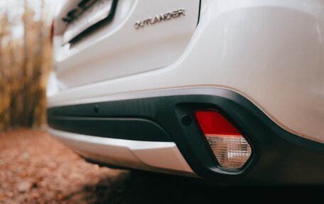 Mitsubishi Outlander III рестайлинг 3, 2016 год, 25 фотография