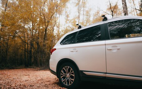 Mitsubishi Outlander III рестайлинг 3, 2016 год, 23 фотография