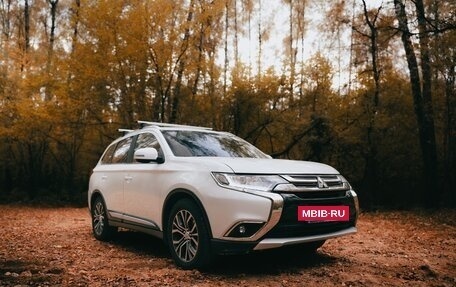 Mitsubishi Outlander III рестайлинг 3, 2016 год, 21 фотография