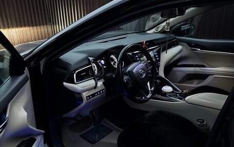 Toyota Camry, 2018 год, 2 050 000 рублей, 6 фотография