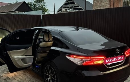 Toyota Camry, 2018 год, 2 050 000 рублей, 5 фотография