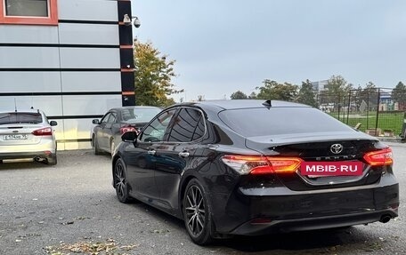 Toyota Camry, 2018 год, 2 050 000 рублей, 10 фотография