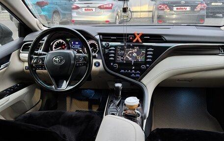 Toyota Camry, 2018 год, 2 050 000 рублей, 13 фотография