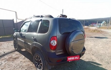 Chevrolet Niva I рестайлинг, 2018 год, 750 000 рублей, 5 фотография