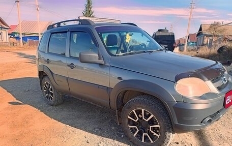 Chevrolet Niva I рестайлинг, 2018 год, 750 000 рублей, 1 фотография