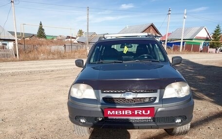 Chevrolet Niva I рестайлинг, 2018 год, 750 000 рублей, 2 фотография