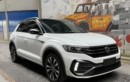 Volkswagen T-Roc I, 2022 год, 1 500 000 рублей, 3 фотография