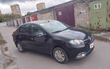 Renault Logan II, 2015 год, 900 000 рублей, 4 фотография