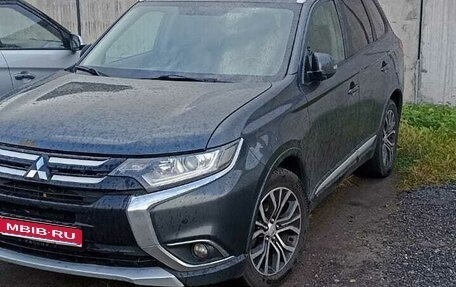Mitsubishi Outlander III рестайлинг 3, 2016 год, 1 200 000 рублей, 1 фотография