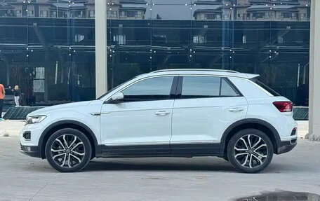 Volkswagen T-Roc I, 2022 год, 1 600 125 рублей, 5 фотография