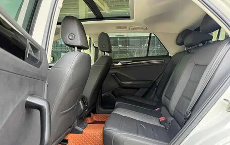 Volkswagen T-Roc I, 2022 год, 1 600 125 рублей, 12 фотография