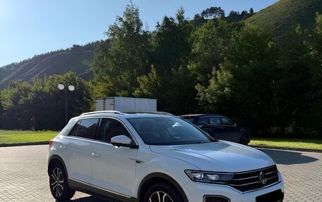 Volkswagen T-Roc I, 2021 год, 1 800 000 рублей, 3 фотография