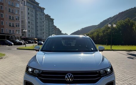 Volkswagen T-Roc I, 2021 год, 1 800 000 рублей, 2 фотография