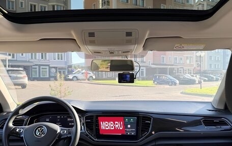 Volkswagen T-Roc I, 2021 год, 1 800 000 рублей, 8 фотография