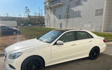 Mercedes-Benz E-Класс, 2015 год, 2 350 000 рублей, 3 фотография