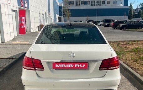 Mercedes-Benz E-Класс, 2015 год, 2 350 000 рублей, 4 фотография