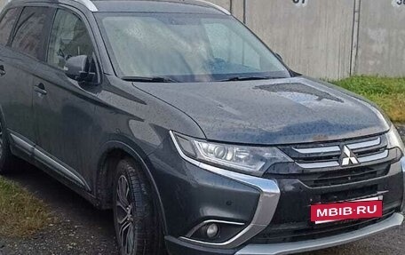 Mitsubishi Outlander III рестайлинг 3, 2016 год, 1 200 000 рублей, 2 фотография