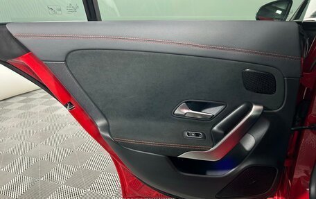 Mercedes-Benz CLA, 2019 год, 2 636 300 рублей, 10 фотография