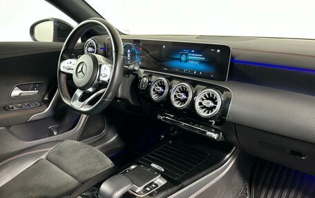 Mercedes-Benz CLA, 2019 год, 2 636 300 рублей, 14 фотография
