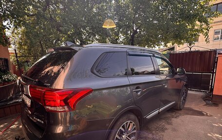 Mitsubishi Outlander III рестайлинг 3, 2017 год, 2 100 000 рублей, 3 фотография