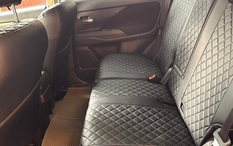 Mitsubishi Outlander III рестайлинг 3, 2017 год, 2 100 000 рублей, 19 фотография