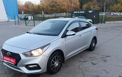 Hyundai Solaris II рестайлинг, 2018 год, 900 000 рублей, 1 фотография