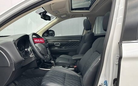 Mitsubishi Outlander III рестайлинг 3, 2022 год, 2 290 000 рублей, 6 фотография