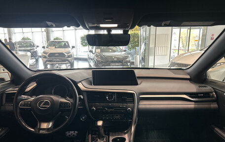 Lexus RX IV рестайлинг, 2018 год, 4 650 000 рублей, 17 фотография