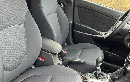 Hyundai Solaris II рестайлинг, 2011 год, 500 000 рублей, 16 фотография